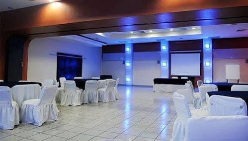 Apart Hotel Villa Nuria San Pedro Sula Extérieur photo